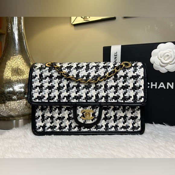 CHANEL Handbags - ❌SOLD❌🔥NEW! RARE! CHANEL•Metallic Woven Lambskin Medium Flap Bag